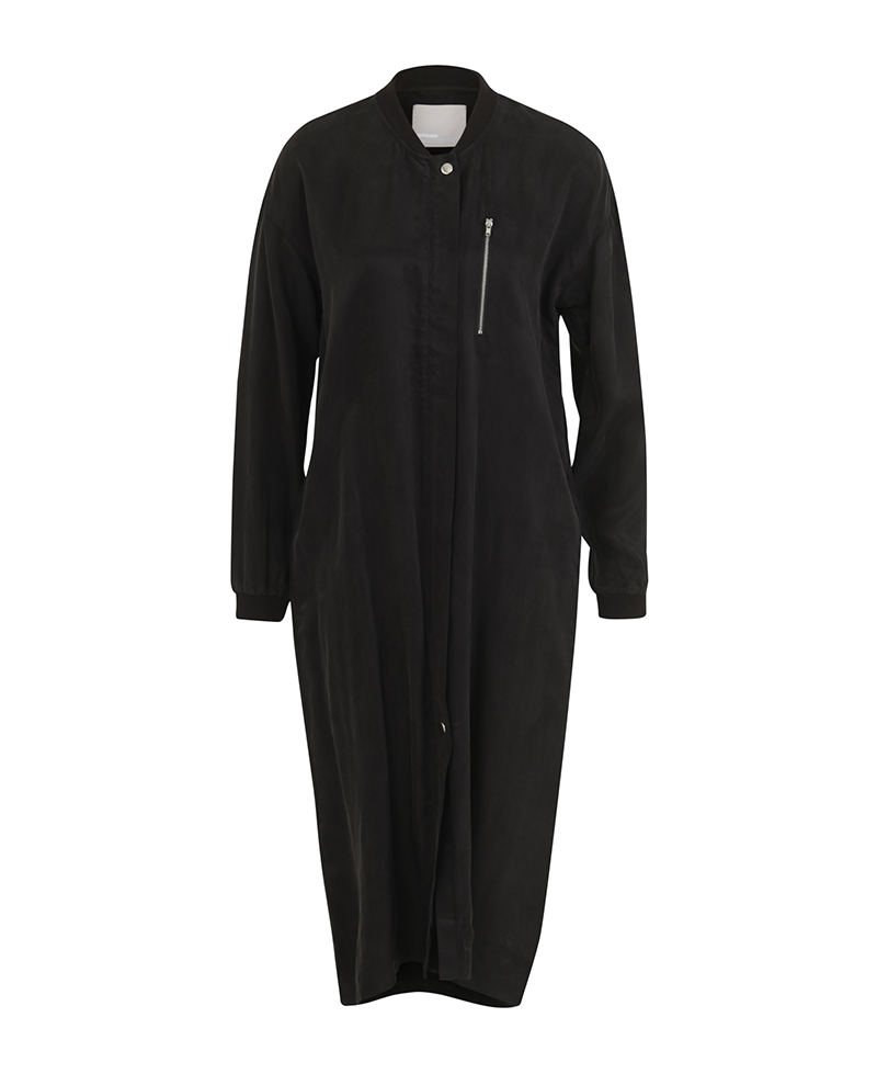 124940032_BLACK_PRODUCT_LIST